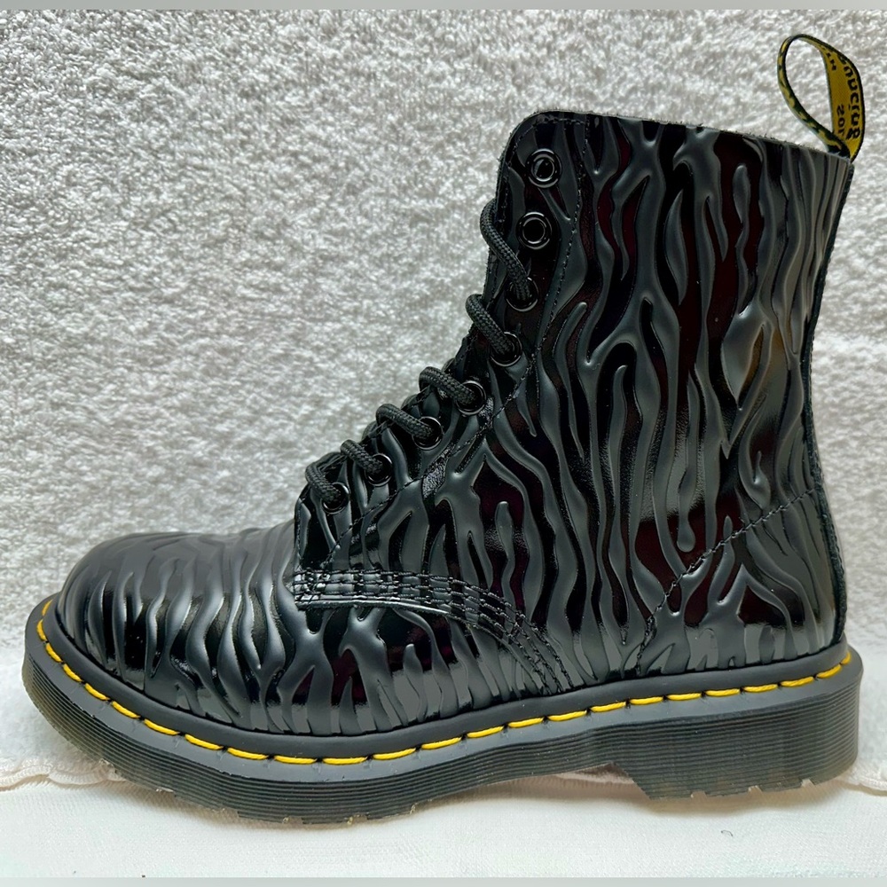 Dr Martens 1460 Pascal Zebra Gloss Boots-New In Box! - Picture 5 of 10